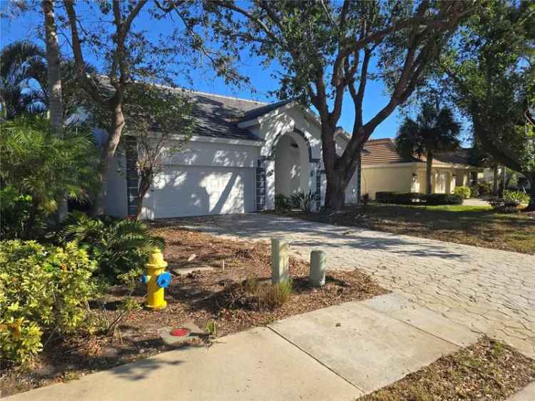 Single-family house For Sale in 24949, Bay Cedar Drive, Bonita Springs, Florida