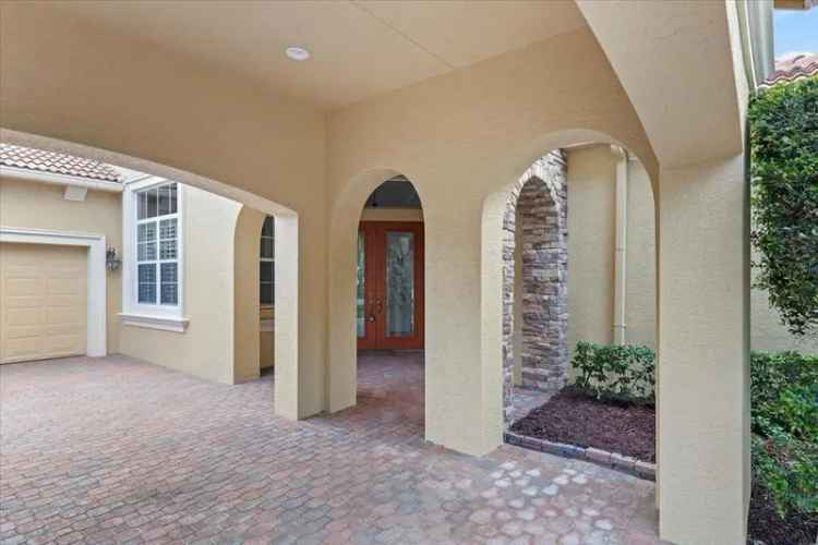 Single-family house For Sale in 10115, Southwest Nuova Way, Port Saint Lucie, Florida