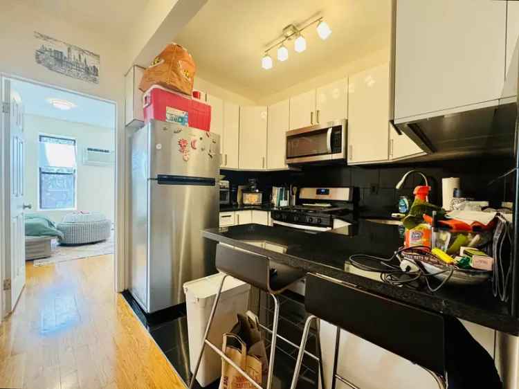 Sunny 1BR Apartment in Prime Greenpoint