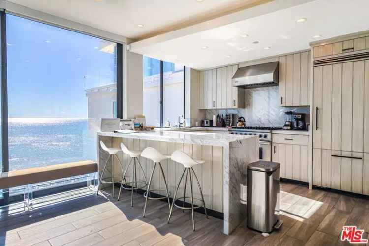 Single-family house For Sale in 20630, Pacific Coast Highway, Malibu, California