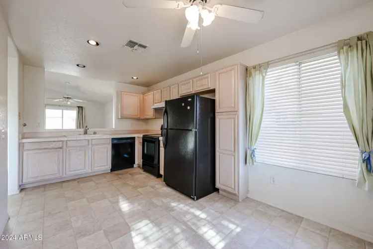 Single-family house For Sale in 6783, South Lake Forest Drive, Chandler, Arizona