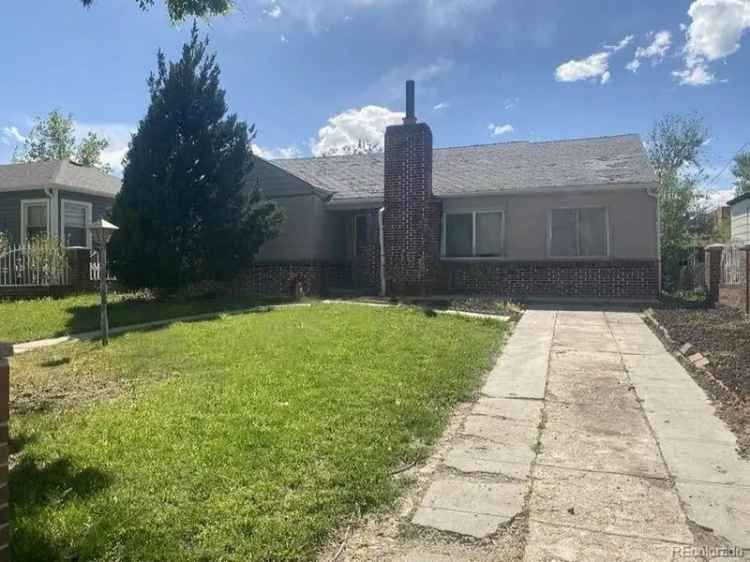 Single-family house For Sale in 1645, Iola Street, Aurora, Colorado