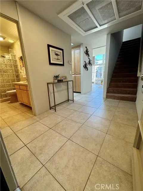 Single-family house For Sale in 6318, Marina Pacifica Drive, Long Beach, California