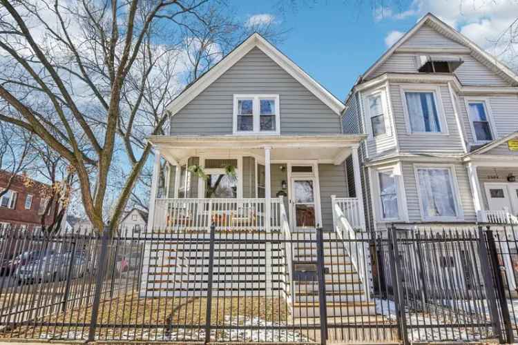 Single-family house For Sale in 2500, North Monticello Avenue, Chicago, Illinois