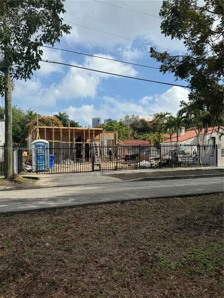 Single-family house For Sale in 353, Southwest 23rd Road, Miami, Florida