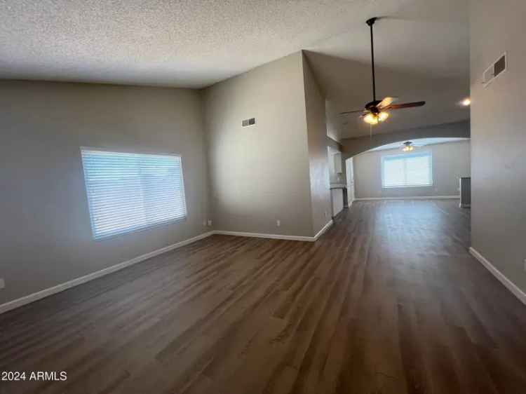 Charming 3-Bedroom Home in Glendale AZ Near Schools and Parks