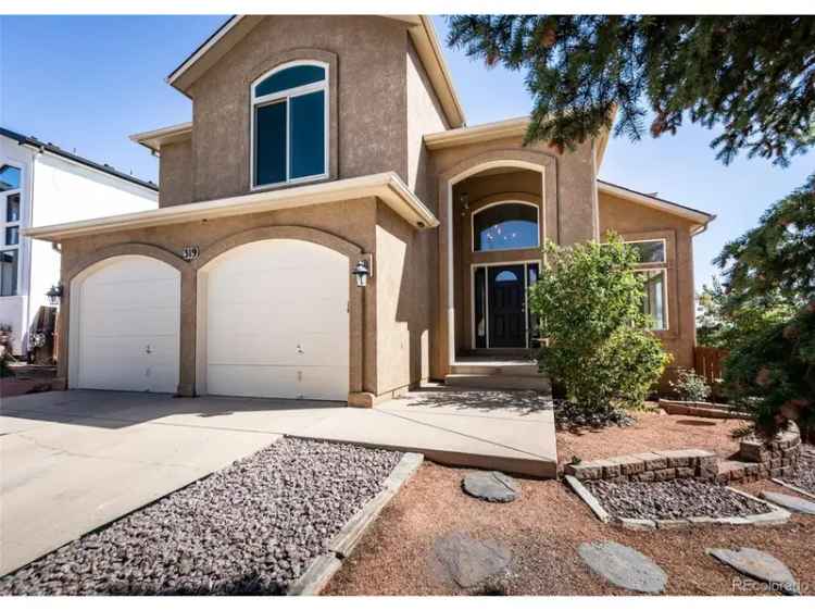 Single-family house For Sale in Colorado Springs, Colorado