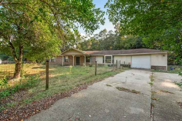 Single-family house For Sale in 131, Rosewood Circle, Ozark, Alabama