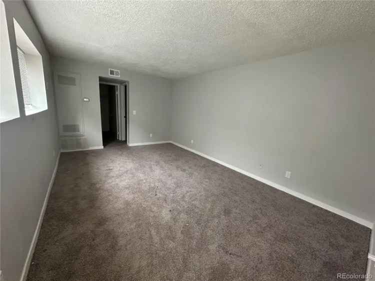 Condo For Sale in 10772, East Exposition Avenue, Aurora, Colorado