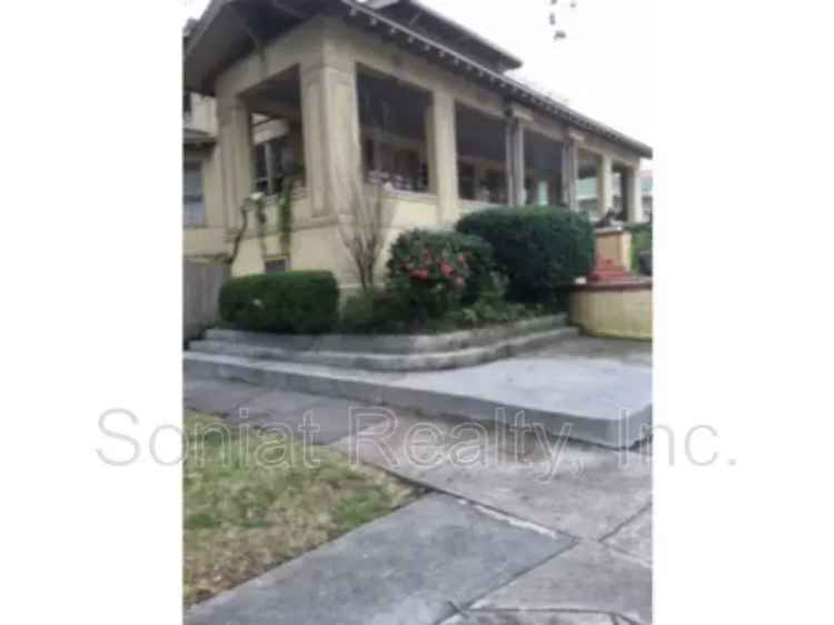 Mid City Efficiency Apartment Near City Park