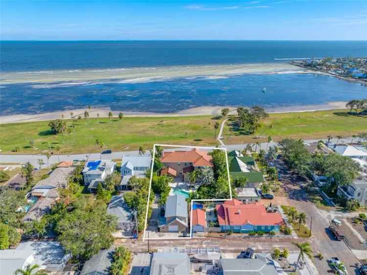 Single-family house For Sale in 1925, Beach Drive Southeast, Saint Petersburg, Florida