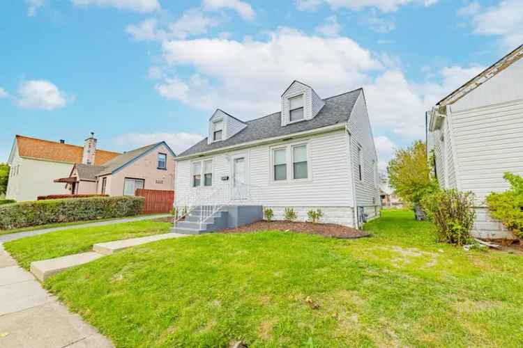 Single-family house For Sale in 247, East 25th Street, Chicago Heights, Illinois