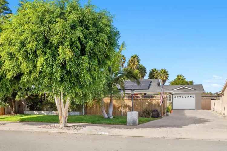 Single-family house For Sale in 5412, Via Alcazar, San Diego, California