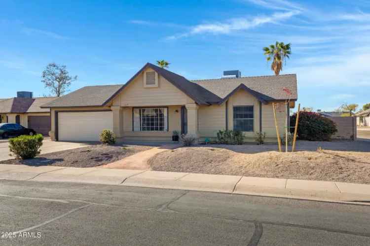 Single-family house For Sale in 6325, West Monterey Place, Chandler, Arizona