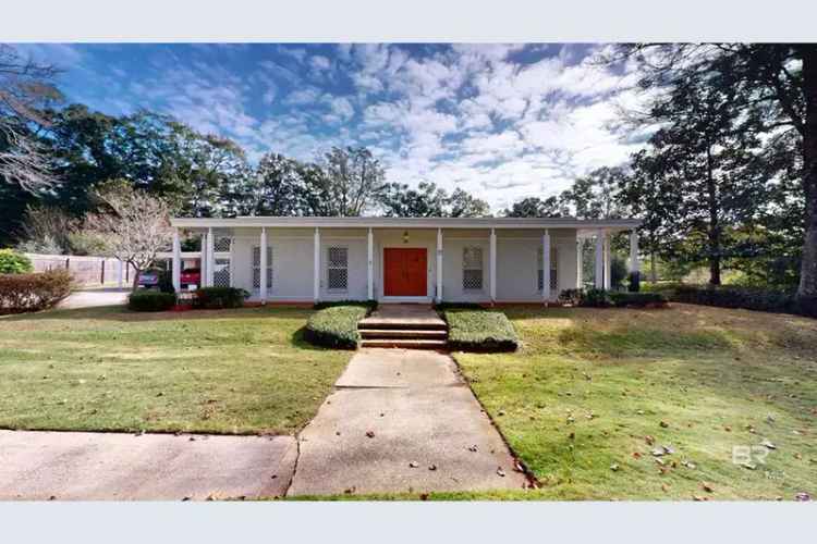 Single-family house For Sale in Mobile, Alabama