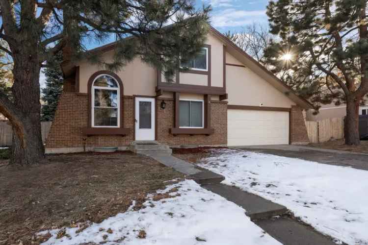 Single-family house For Sale in 4638, South Mobile Way, Aurora, Colorado