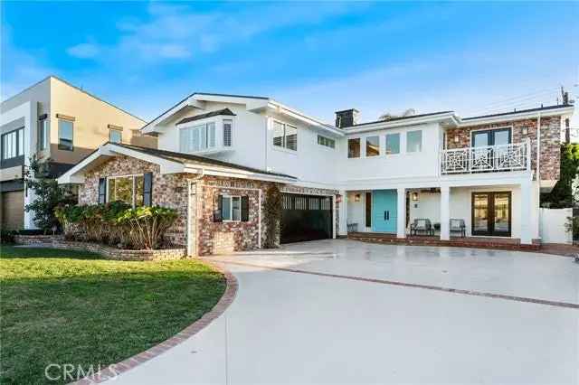 Single-family house For Sale in 1601,1603, Cliff Drive, Newport Beach, California