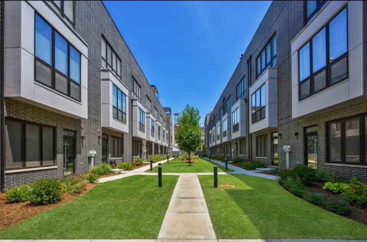 Condo For Sale in 525, North Bishop Street, Chicago, Illinois