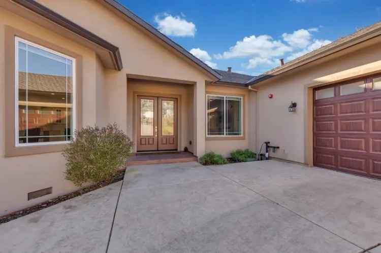 Single-family house For Sale in 3530, Santos Circle, Cameron Park, California