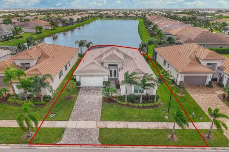 Single-family house For Sale in 10948, Southwest Ivory Springs Lane, Port Saint Lucie, Florida