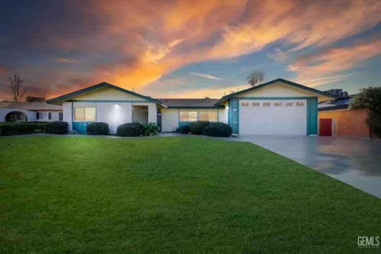 Single-family house For Sale in 105, Bermuda Street, Bakersfield, California