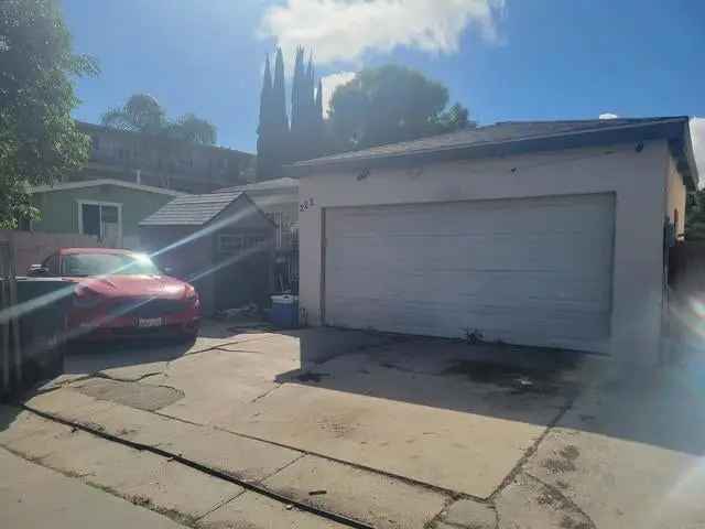 Single-family house For Sale in 222, 50th Street, San Diego, California