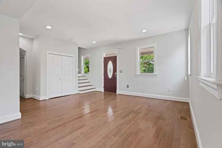 Single-family house For Sale in 5308, 13th Street Northwest, Washington, District of Columbia