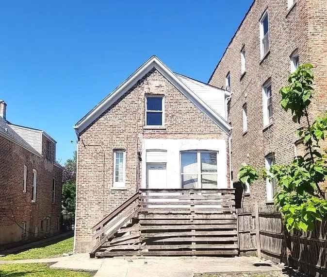 Multi-family house For Sale in 1511, South Ridgeway Avenue, Chicago, Illinois