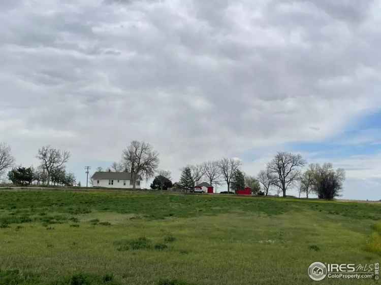 Single-family house For Sale in Greeley, Colorado