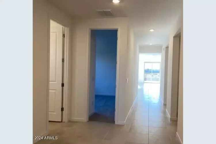 Single-family house For Sale in 25200, North 156th Lane, Surprise, Arizona