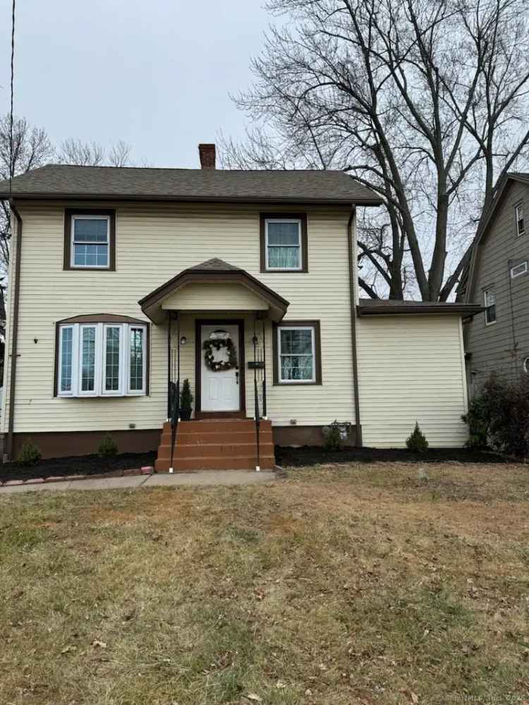 Single-family house For Sale in 58, Newington Road, West Hartford, Connecticut