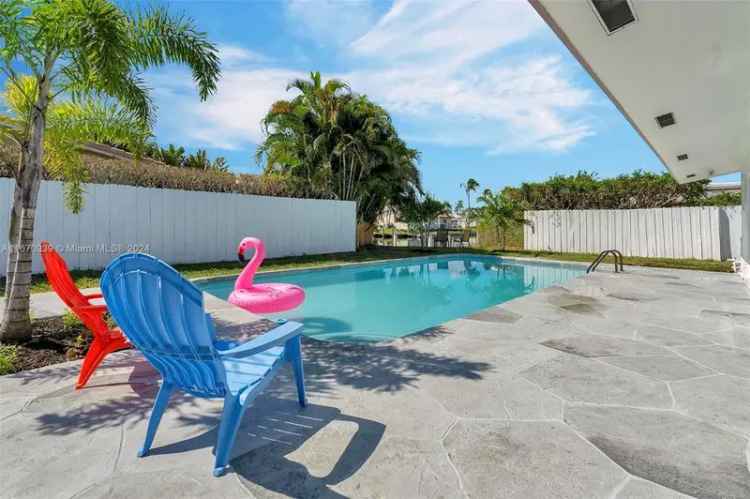 Single-family house For Sale in Pompano Beach, Florida