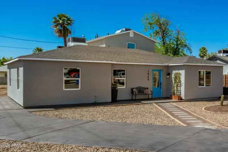 Single-family house For Sale in 1945, East Clarendon Avenue, Phoenix, Arizona