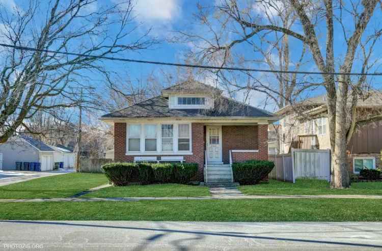 Single-family house For Sale in 21510, Maple Street, Matteson, Illinois