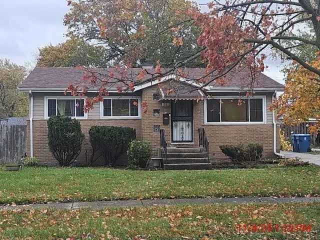 Single-family house For Sale in 1395, Freeland Avenue, Calumet City, Illinois