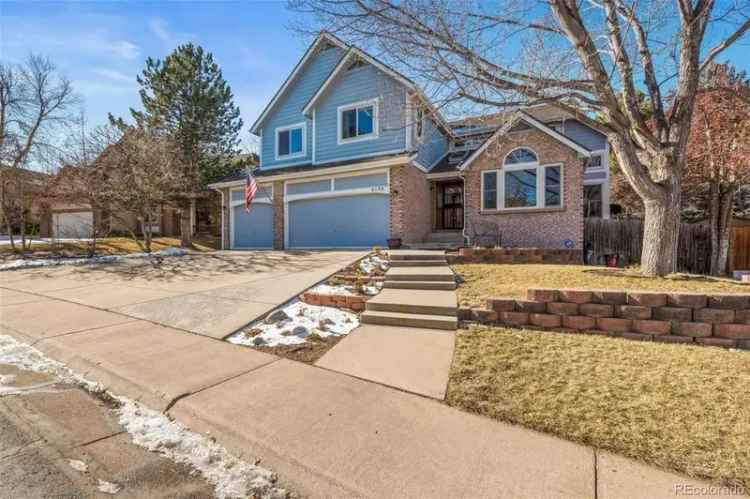 Single-family house For Sale in 6148, West Pacific Circle, Lakewood, Colorado