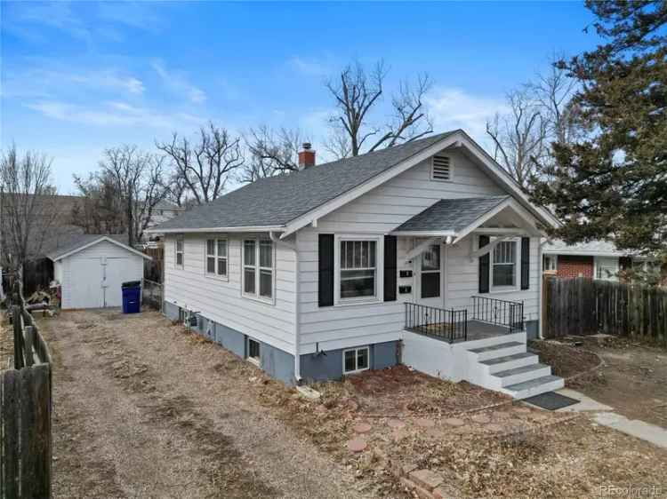 Single-family house For Sale in 2041, 7th Avenue, Greeley, Colorado