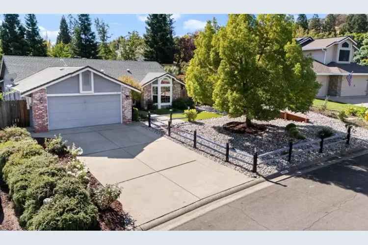 Single-family house For Sale in Cameron Park, California