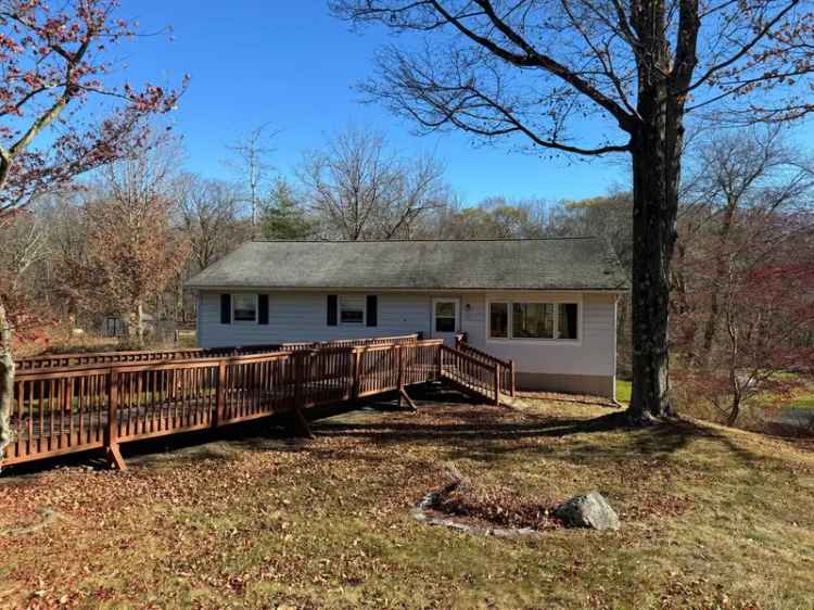 Single-family house For Sale in 6, Indian Hill Road, New Fairfield, Connecticut