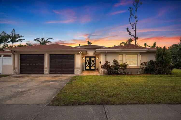 Single-family house For Sale in Saint Petersburg, Florida