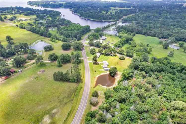 Single-family house For Sale in Athens, Texas