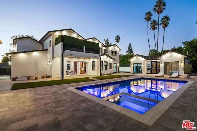 Single-family house For Sale in Los Angeles, California