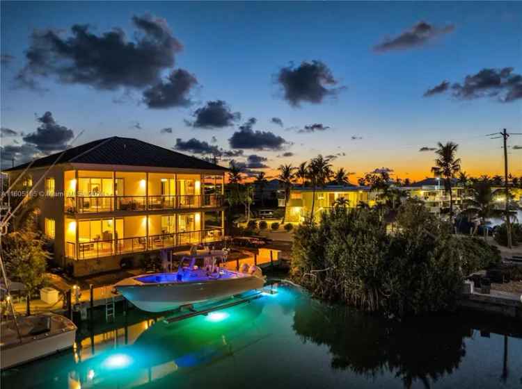 Single-family house For Sale in 96, West Plaza del Sol, Islamorada, Florida