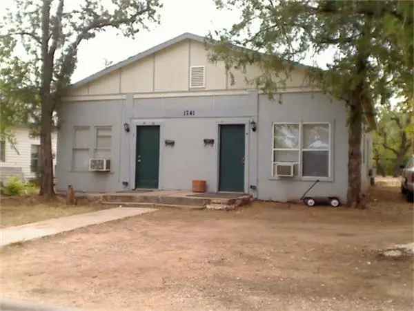 Multi-family house For Rent in Dawson, Texas