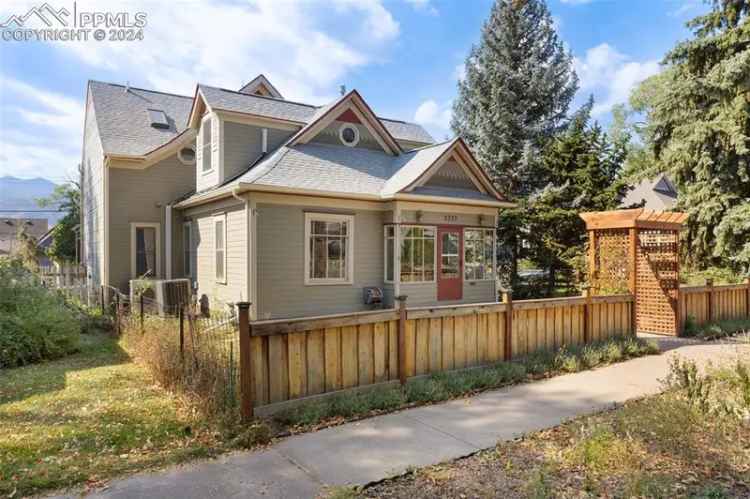 Single-family house For Sale in 2323, West Kiowa Street, Colorado Springs, Colorado