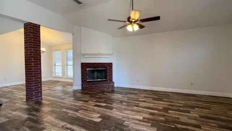 Single-family house For Rent in Arlington, Texas