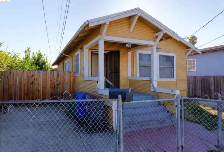 Single-family house For Sale in 929, 43rd Street, Oakland, California