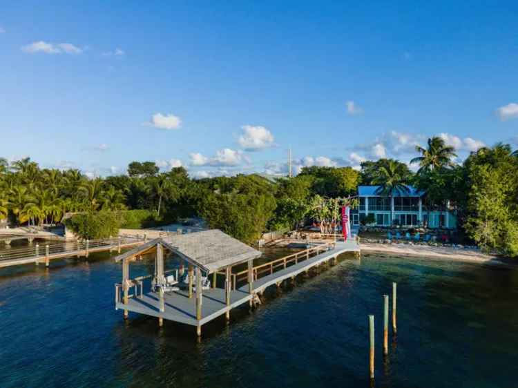 Single-family house For Sale in 87950, Overseas Highway, Islamorada, Florida