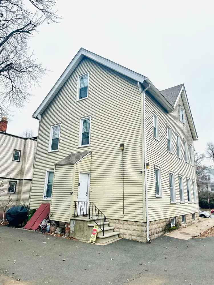 Multi-family house For Sale in 432;434, Dixwell Avenue, New Haven, Connecticut