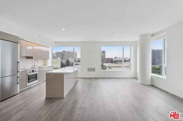 Condo For Sale in 1050, South Grand Avenue, Los Angeles, California